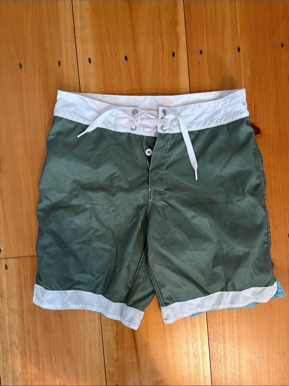 Mens olive and white birdwells made in usa.